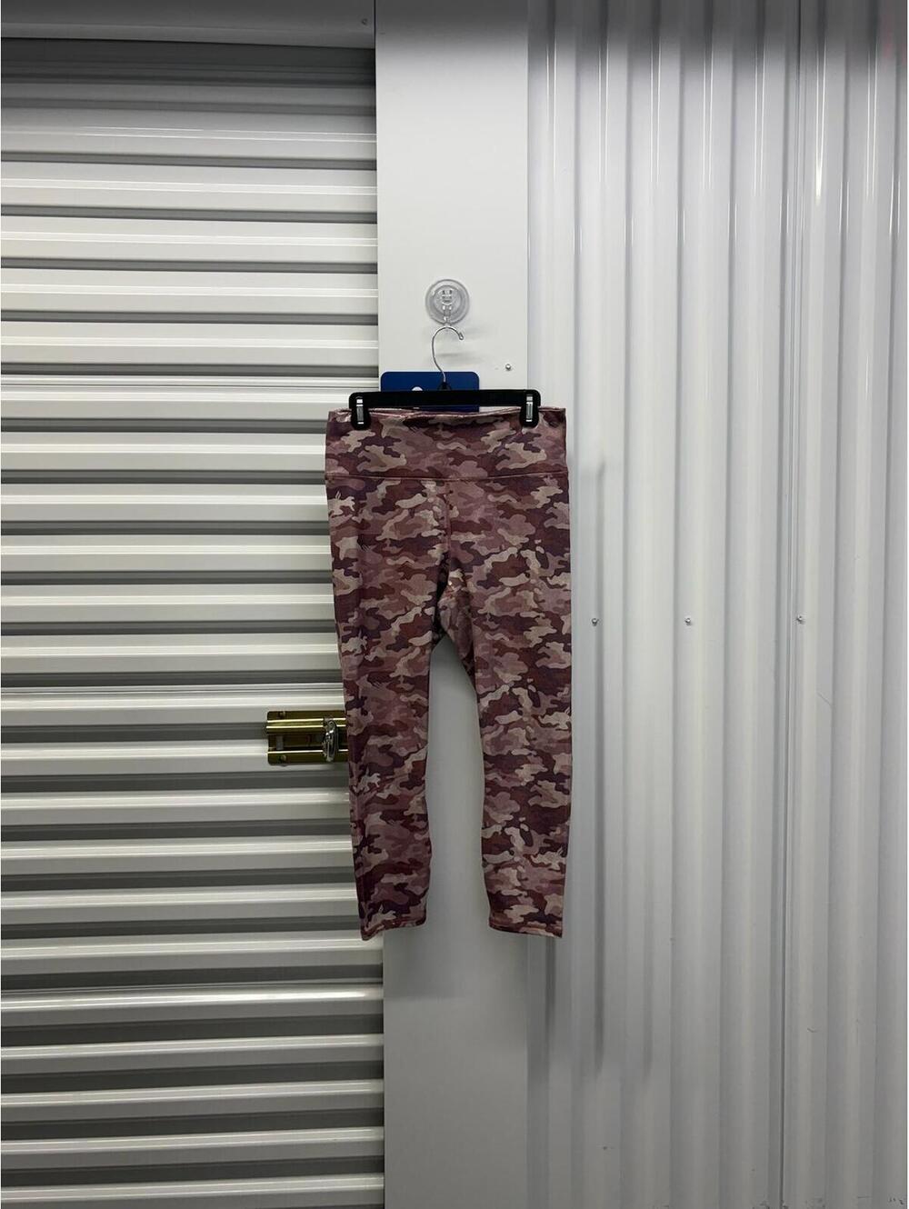 Fabletics Women’s Large Fabletics Pink Camo Cropped Leggings Metallic Detail